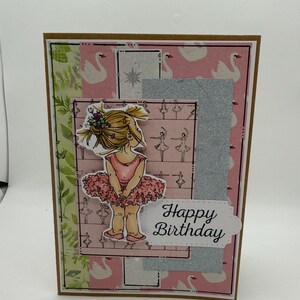 Cartão de aniversário - Aniversário de menina - Balões - Cartão de feliz aniversário - Rosa, floral e balé - Bailarina - Dançarina - Tutu - Cisne - Cisnes