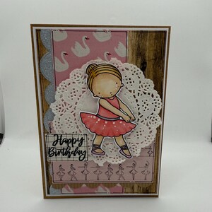 Cartão de aniversário - Aniversário de menina - Balões - Cartão de feliz aniversário - Rosa, floral e balé - Bailarina - Dançarina - Tutu - Cisne - Cisnes