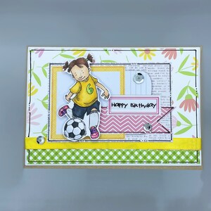 Tarjeta de cumpleaños - Tween Girl - Fútbol- Feliz Cumpleaños - Tarjeta de Felicitación - Edad Personalizable - Fútbol- Adolescentes - Deportes - Personalizable