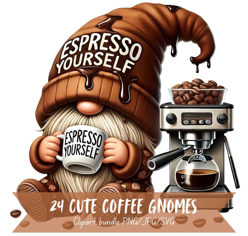 Op de afbeelding: Een bruine gnome met een chocoladebruine hoed waarop "Espresso Yourself" staat, houdt een witte mok vast waarop ook "Espresso Yourself" staat. De gnome zit voor een zilveren espressomachine met een kopje koffie dat aan het brouwen is.