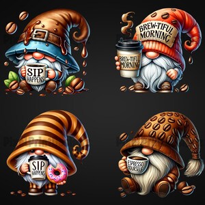 Op de afbeelding: Vier gnomen met verschillende koffie-thema hoeden en mokken. De eerste gnome heeft een bruine hoed met een druppel chocolade, en houdt een mok vast met de tekst "Sip Happens". De tweede gnome heeft een rode hoed met de tekst "Brew-tiful Morning" en houdt een mok vast met dezelfde tekst. De derde gnome heeft een gestreepte bruine en gele hoed en houdt een mok vast met de tekst "Sip Happens" en een roze donut. De vierde gnome heeft een bruine hoed met koffiebonen en houdt een mok vast met de tekst "Espresso Yourself".
