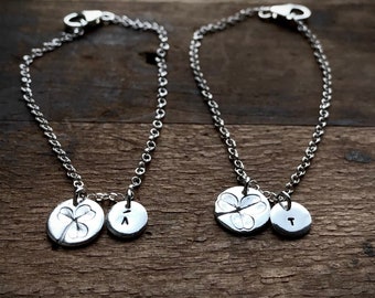 Silver Shamrock Charm Bracelet with Silver Initial, Shamrock Charm, Silver Initial l, Good Luck Charm, Celtic Jewellery, Shamrock Leaf