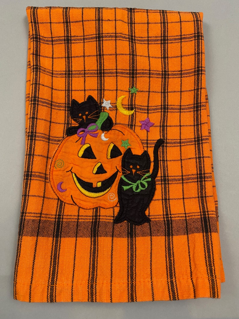 Vintage Halloween Tea Towel Black Cats and Pumpkin Jack O' Lantern image 1