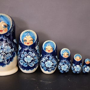 Vintage Winking Eyes Russian 9-Piece Nesting Dolls Set zdjęcie 2