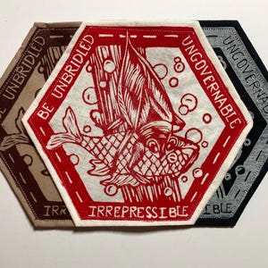 Parche linograbado hecho a mano: Insecto acuático gigante