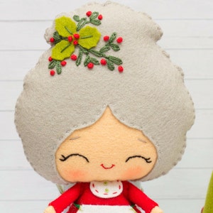 PDF Pattern. Mrs. Santa with a Christmas tree image 4