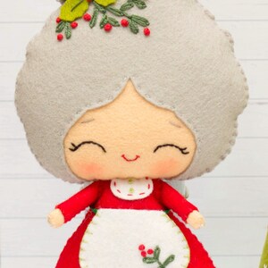 PDF Pattern. Mrs. Santa with a Christmas tree image 5