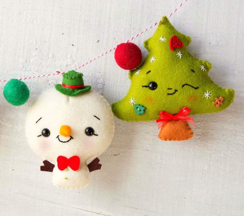 PDF Pattern. Christmas garland with Rudoph, Snowmen and Christmas tree. image 3