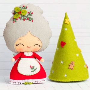 PDF Pattern. Mrs. Santa with a Christmas tree image 3