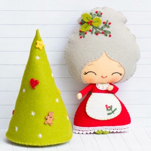 PDF Pattern. Mrs. Santa with a Christmas tree image 2