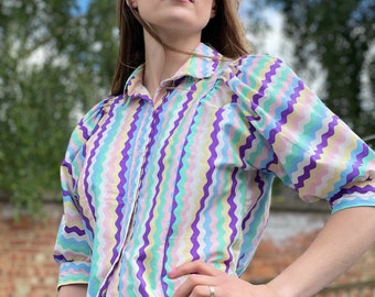 Pastell Regenbogen wellenförmige Streifen Statement Shirt 100% Baumwolle Cottagecore Priarie 70s Bluse Gr. 38/30 mit Puffärmeln