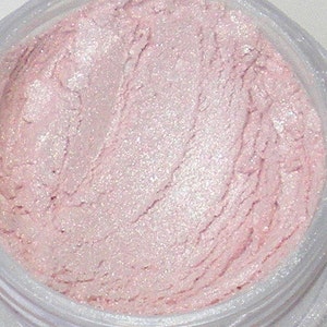 Pink Pearl Mineral EyeShadow Highlighter, Loose Powder Mineral Makeup, Helps Brighten Up Tired Eyes, Contains Real Pearl Powder