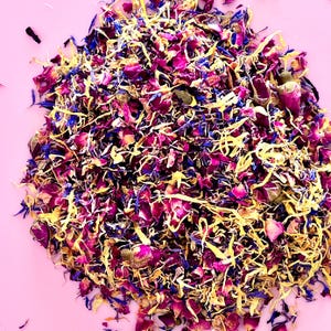 Dried Edible Flower Confetti Cocktail Garnish Cake Decorating 20g Red Petals Marigold Rose Buds Blue Cornflower Rosella