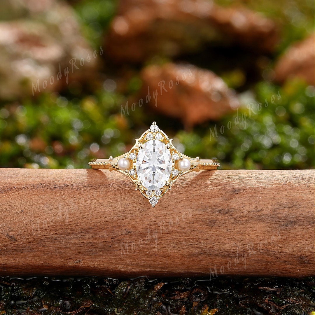 Vintage Oval Moissanite Engagement Ring Yellow Gold Wedding Rings Art ...