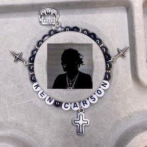 Pulsera inspirada en el opio de Ken Carson hecha a mano con dijes de cruz de vampiro Playboi Carti Travis Scott 2Hollis TikTok Grunge Gothic Liluzi