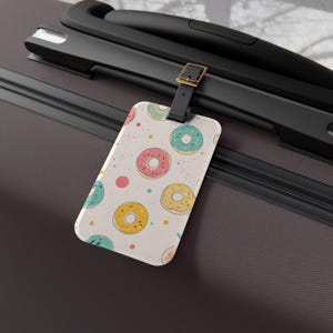 pastel donut bagagelabel schattig bestrooid donut reislabel zoet dessert kofferlabel kleurrijk donutpatroon bagagelabel leuk foodielabel