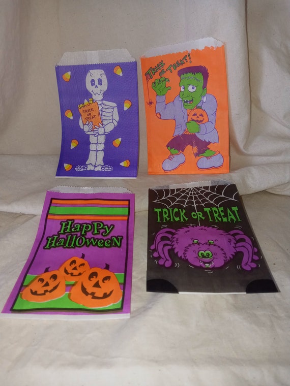 Halloween Vintage Paper Trick or Treat Bags Set o… - image 1