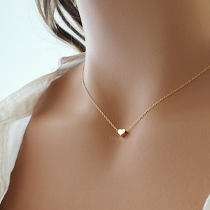 Tiny Heart Necklace, Minimalist dainty heart necklace in silver or gold, Jewelry gift for her