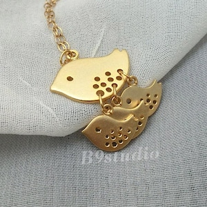 Bird Necklace, mama and baby birds necklace in gold or silver, Mother's Day Gift, Bird family jewelry, Gift for her