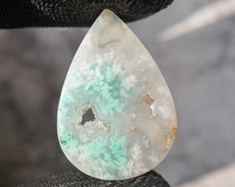 Hermoso cabujón druzy; Gem Minerals Indonesia; Ágata plumosa; Ópalo azul; Tamaño 28 mm x 20 mm x 5,2 mm Piedra musgo verde; Cristales cabujón