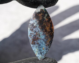 Impresionante cabujón de crisocola eléctrica, calcedonia azul; hermosa joya de diseño con cabujón de gemas curativas de sílice.