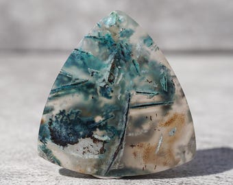 Crisocola de cobre azul de grado legendario; sílice líquida oceánica con fuego de cobre nativo; obra maestra irrepetible; los mejores cabujón de piedras preciosas