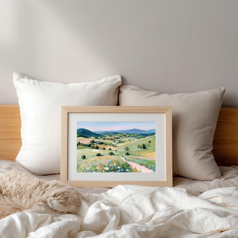 Utskrivbart landskap med vildblommande äng: Pastellfärgad landsbygdsväggkonst (digital nedladdning) bild 6