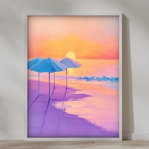 以下が含まれることがあります： 砂浜に青い傘が3本立てられたビーチの風景画。太陽が海に沈み、空と海に温かいオレンジ色の光を投げかけています。砂は薄い紫色をしています。