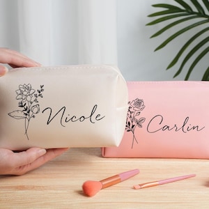 Bridesmaid Makeup Bag Personalized, Leather Toiletry Bag, Custom Name Cosmetic Bag, Bridesmaid Gift, Bachelorette Party Favor, Bridal Shower