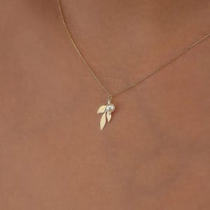14k gold olive tree necklace with a pearl, olive tree leaves necklace, gold olive tree necklace, olive tree leaves pendant, gold leaf charm