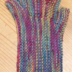 Fingerless gloves pattern, Easy to knit pattern, Worsted Weight, Downloadable PDF, beginning knit pattern, learn to knit, one skein project, image 2