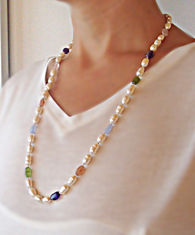 Collar de perla larga.blanco barroco perla y piedras