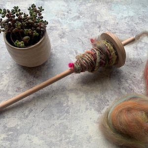 Heidifeathers Wooden Spindle - Beech wood - Drop spinning, Hand spinning