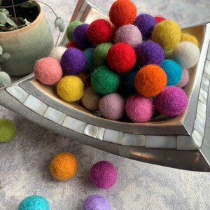 Heidifeathers Felt Balls -50 or 100 balls 100% Wool Handmade 1cm / 3/8&quot; And 2cm / 6/8&quot; - You Choose The Mix - Felt Balls
