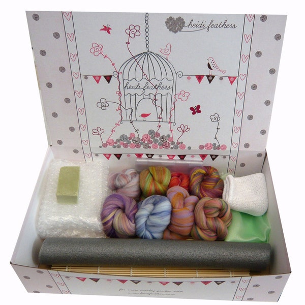 Heidifeathers Boxed WET FELTING Kit -  'Merino & Bamboo Blend' Wool, bamboo rolling mat, soap, bubble wrap, template