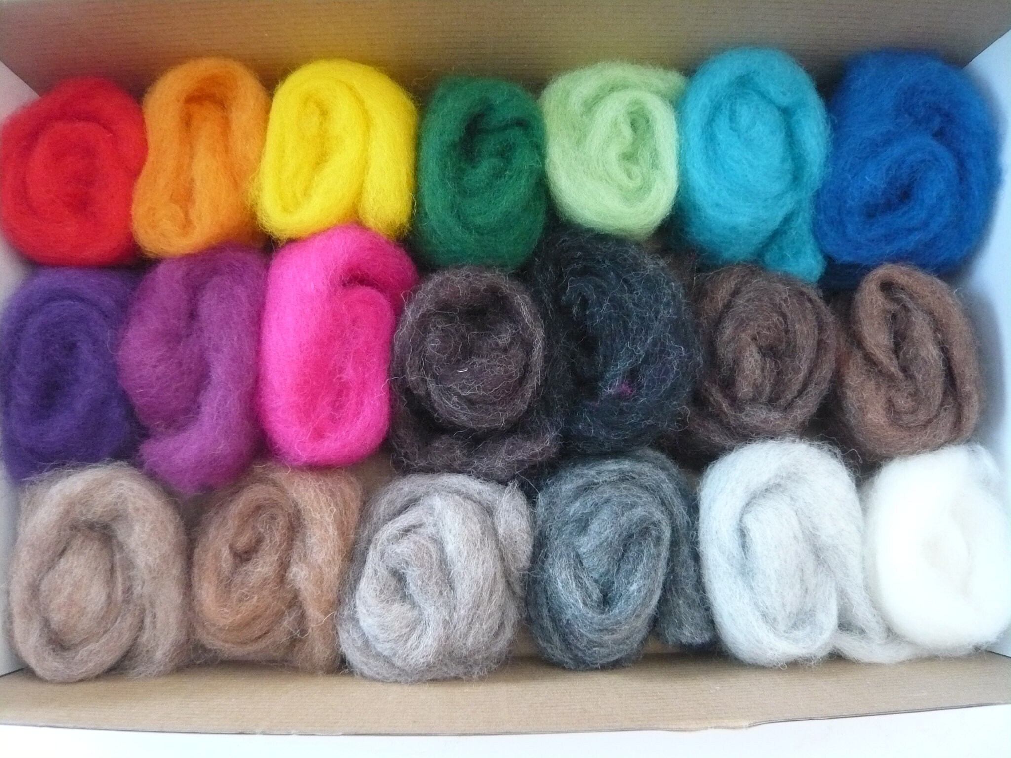 Kit Feutrage Laine Aiguille Débutant – Laine Cardée Colorée, Outils & Manuel Anglais, Idéal Pour Créer Peluches & Objets En Feutrine