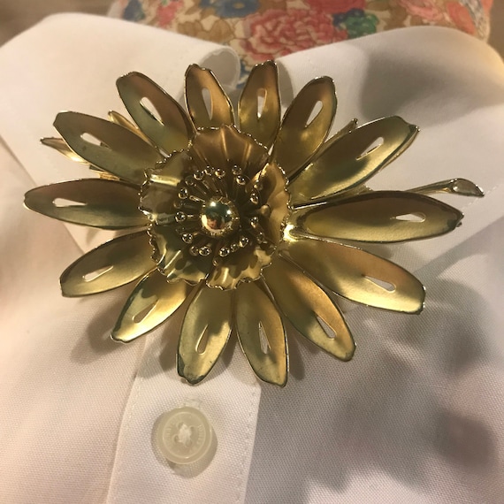 Coro 1960s Vintage Brooch, Gold Flower, Large Stat