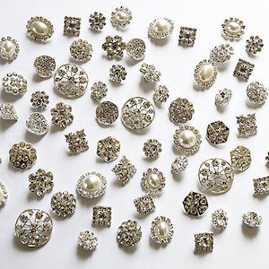 40 pcs Assorted Rhinestone Button Embellishment Pearl Crystal Wedding Brooch Bouquet Cake Hair Comb Clip BT097