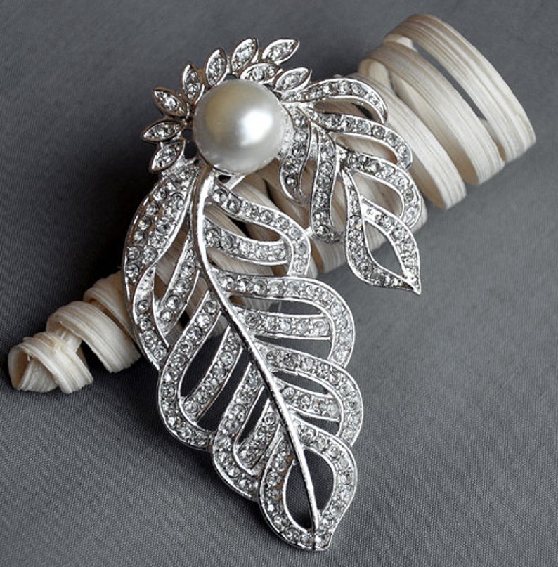 Rhinestone Brooch Pearl Crystal Brooch Bridal Brooch Bouquet Hair Comb Shoe Clip Wedding Cake Invitation DIY Supply BR009