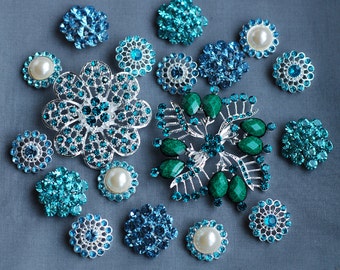 20 Blue Rhinestone Button Brooch Assorted Pearl Crystal Bouquet Brooch Wedding Accessories Dark Royal Teal Blue Aqua Blue BT140