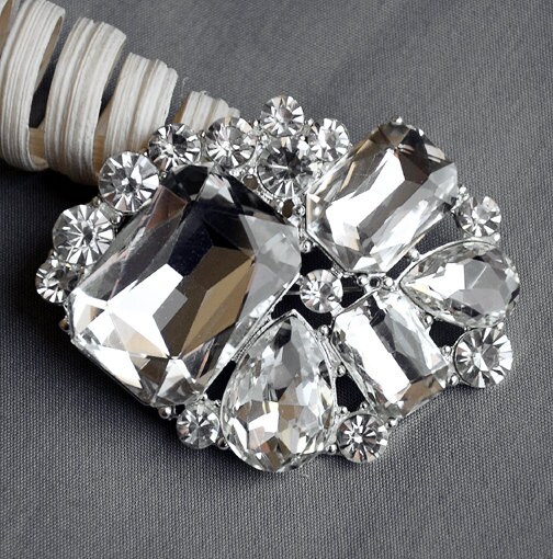 Broche Cristal Strass BR092 - Décoration Mariage, Gâteau, Invitation, Neuf