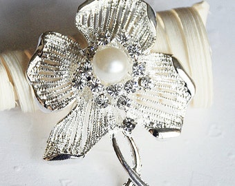 Rhinestone Brooch Pearl Crystal Brooch Bridal Brooch Bouquet Hair Comb Shoe Clip Wedding Cake Invitation DIY Supply BR055