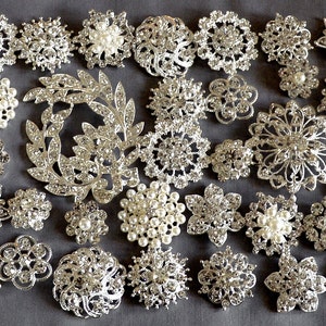 50 Large Assorted Rhinestone Button Brooch Pearl Crystal Button Wedding Brooch Bouquet Invitation Cake Decoration DIY KWBT548
