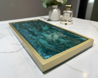 Handmade Green & Gold Resin Tray: Personalized Vanity Tray