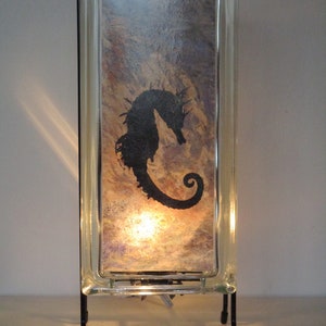 Seahorse lamp, seahorse lighted glass block, retro seahorse nightlight, beach decor, ocean decor, beach house, seahorse art immagine 1