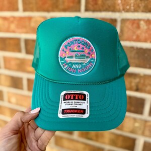 Pontoons and High Noons Trucker Hat – Lake Hair, Don’t Care Vibes – Funny Summer Snapback – Boat Day Essential – Bachelorette Party Hat afbeelding 4