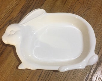 White Rabbit Serving Dish made in Japan Dishwasher safe Microwave safe Ceramic Rabbit Vintage Retro Dishes Housewarming Gift Animal Lover