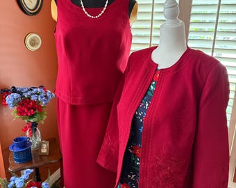 Completo vintage anni '70 John Meyer a tre pezzi rosso ciliegia con gonna e top floreale in omaggio.