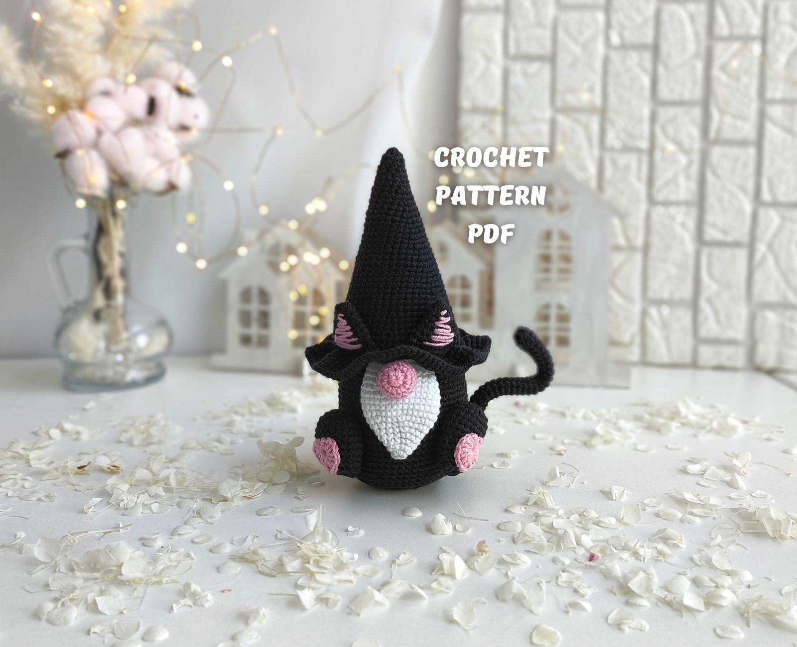 Crochet Black Gnome Cat with heart pattern, Amigurumi crochet cat halloween, holiday gnome decoration