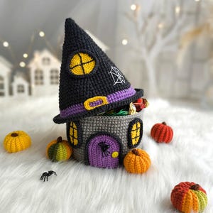 Gehaakt Halloween-huisdoospatroon pdf, snoephouder heksenhuis, spooky gehaakte mand, Trick or Treat Halloween-decor afbeelding 7